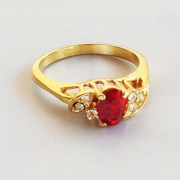 Fancy Gold Ring - Picture 1 of 3